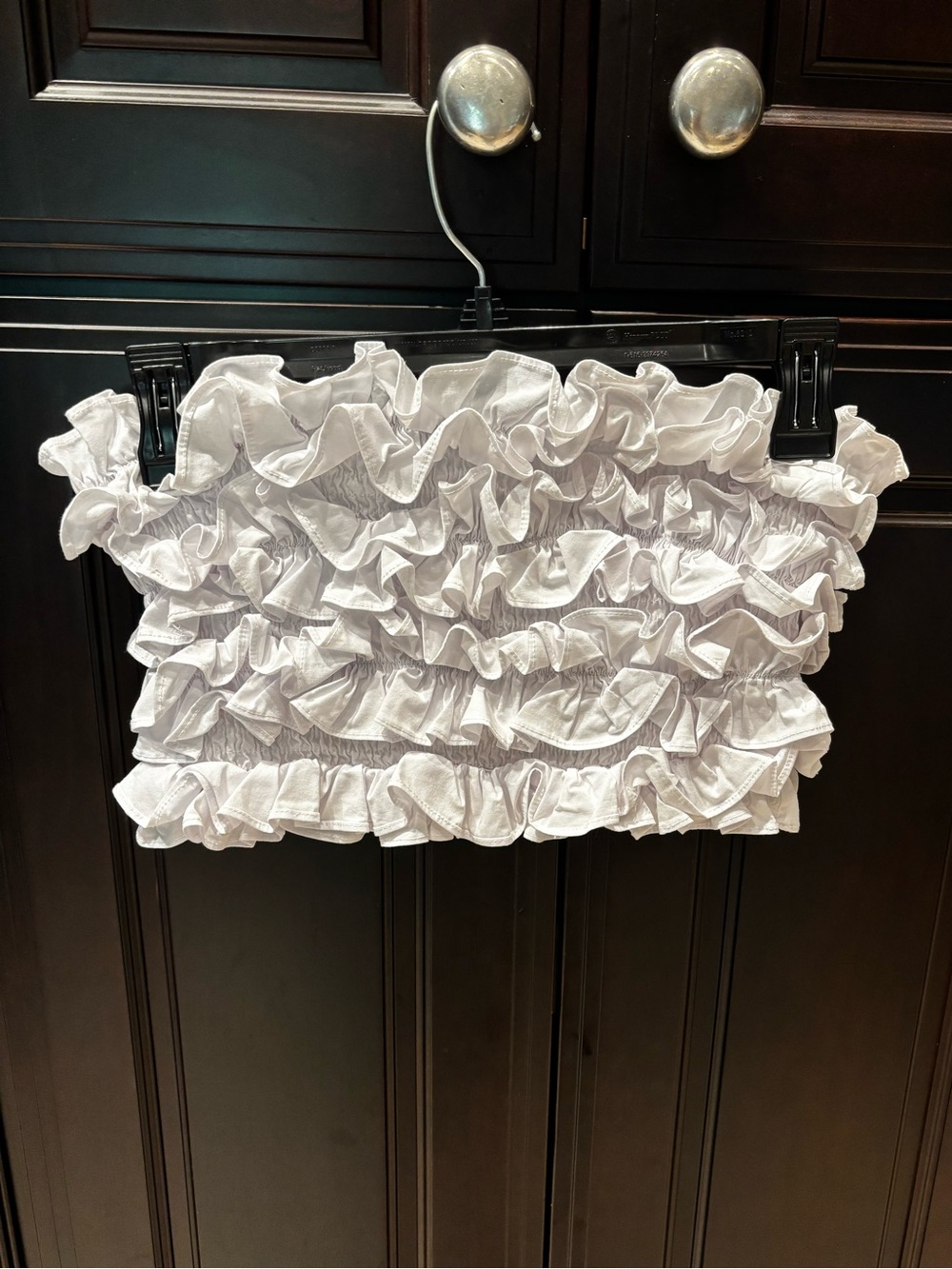 do+be white ruffled bandeau top! Ruffles all the way around! Sz small